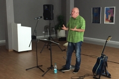 Burkhard Peine singt