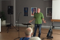Burkhard Peine singt