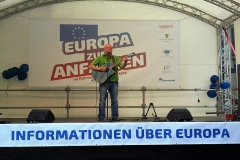 Burkhard Peine singt live vor den Gästen