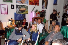 Burkhard Peine singt live vor den Gästen