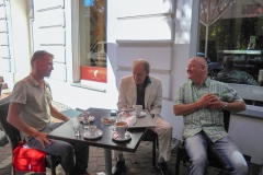 Burkhard Peine mit Michael Mendl bei der Besprechung zum Videodreh