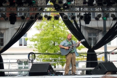 Burkhard Peine singt live auf der Bühne