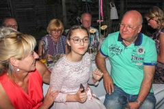 Burkhard Peine singt auf einer Jugendweihefeier