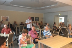 Burkhard Peine singt