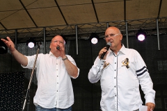Burkhard Peine singt live auf der Bühne
